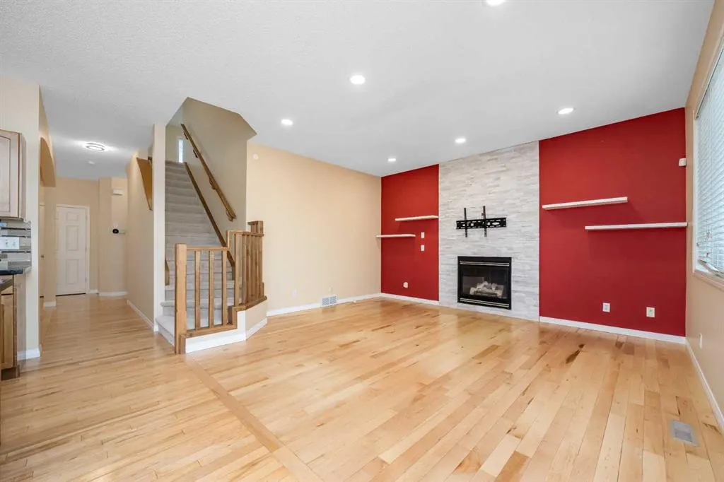 304 Evanston View NW