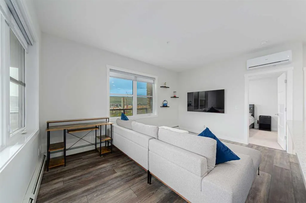 125 Wolf Hollow Crescent SE #305