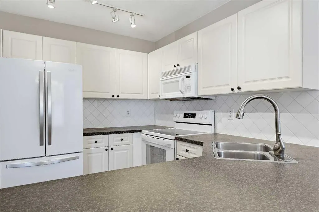 1328 13 Avenue SW #302