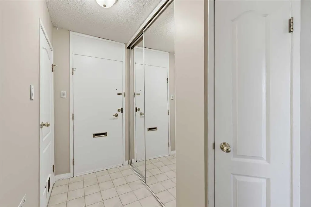 1328 13 Avenue SW #302