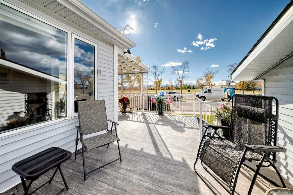 84 TUSCANY VALLEY Drive NW