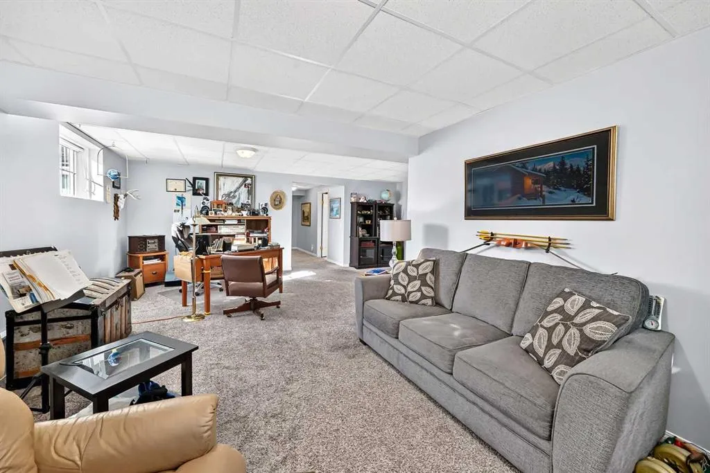 84 TUSCANY VALLEY Drive NW