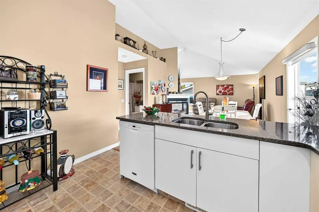 84 TUSCANY VALLEY Drive NW