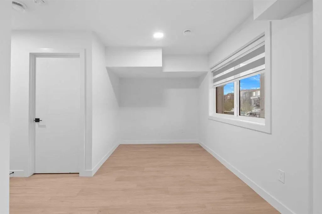 18110 28 Avenue SW #52