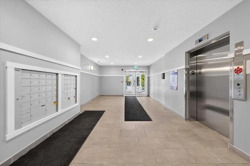 220 Seton Grove SE #1202