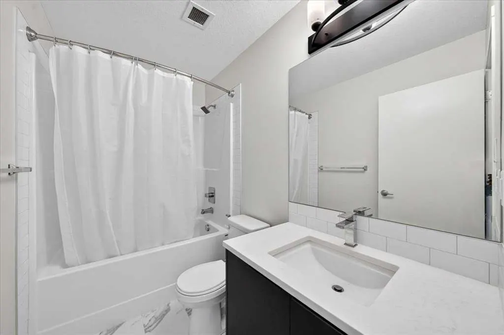 220 Seton Grove SE #1202