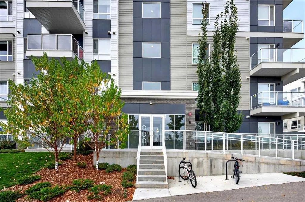220 Seton Grove SE #1202