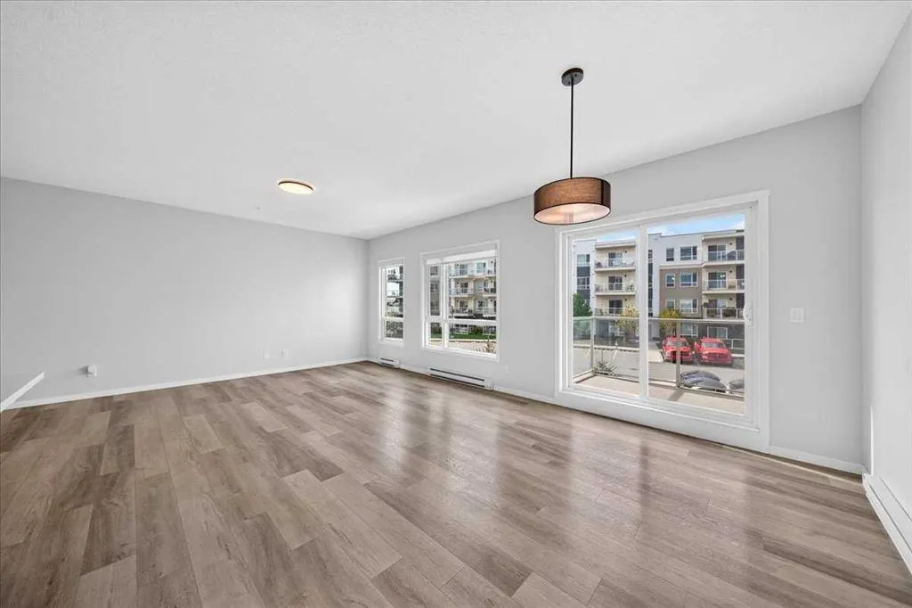 220 Seton Grove SE #1202