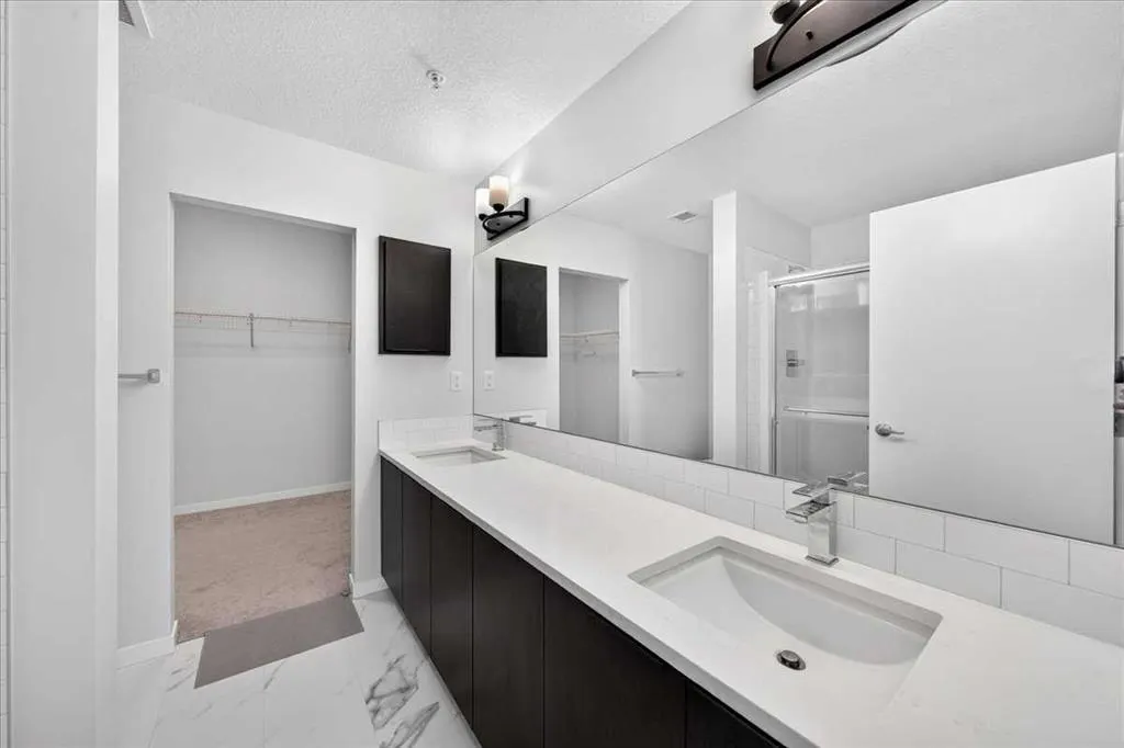220 Seton Grove SE #1202