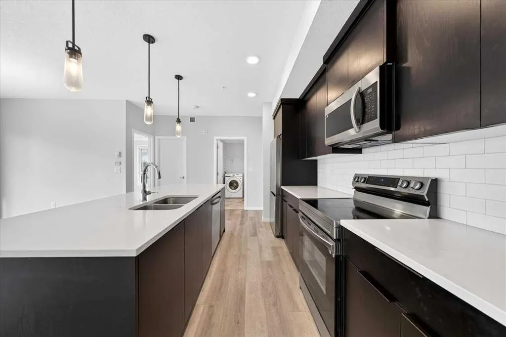220 Seton Grove SE #1202