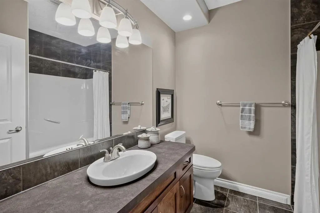 111 Tuscany Ravine Heights NW