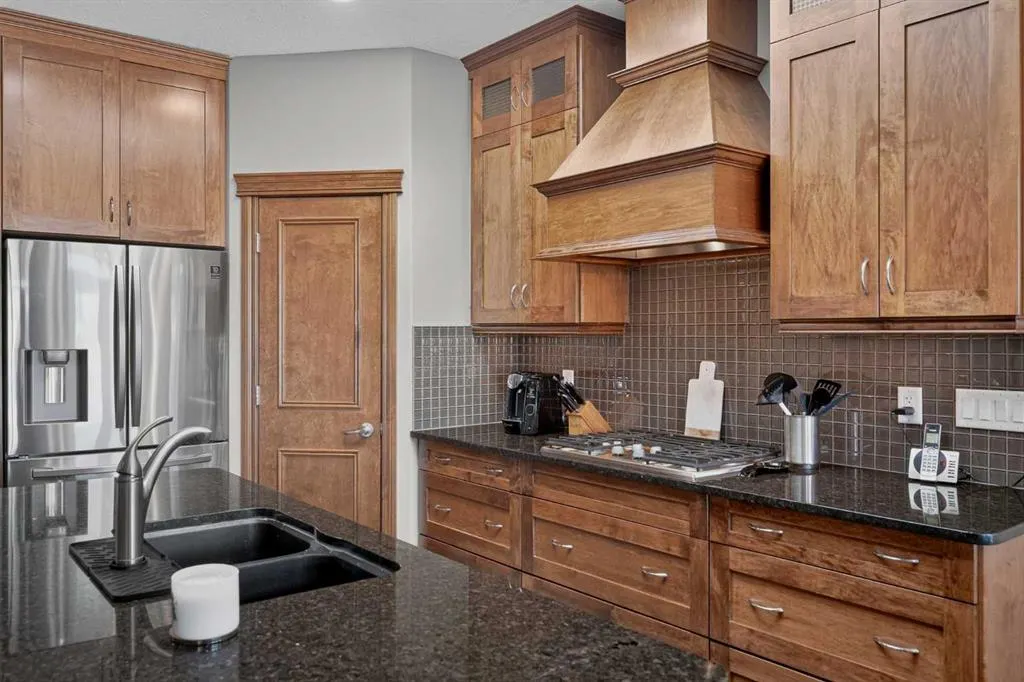 111 Tuscany Ravine Heights NW