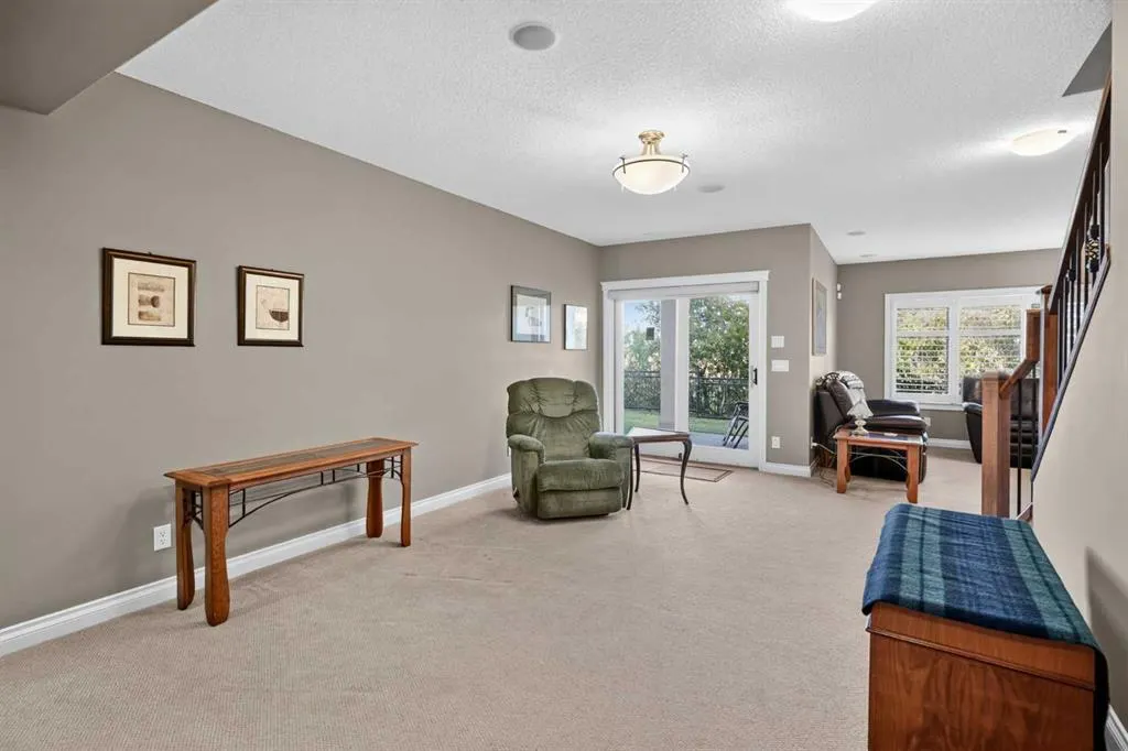 111 Tuscany Ravine Heights NW