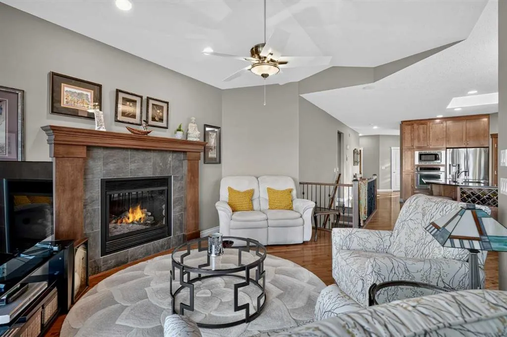 111 Tuscany Ravine Heights NW