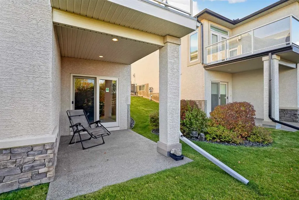 111 Tuscany Ravine Heights NW