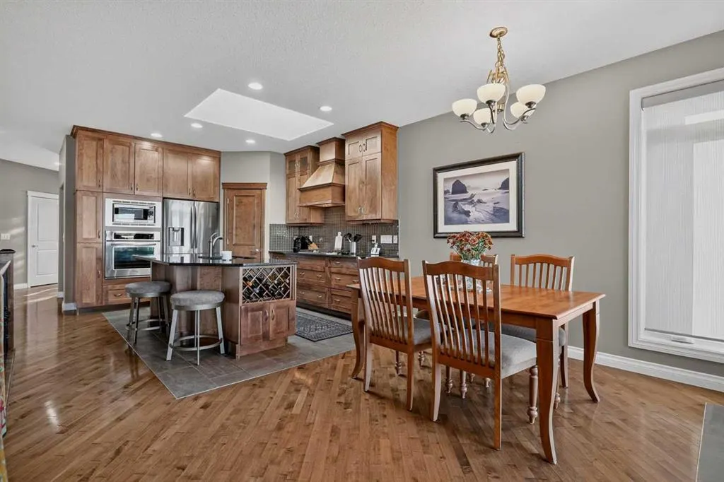 111 Tuscany Ravine Heights NW