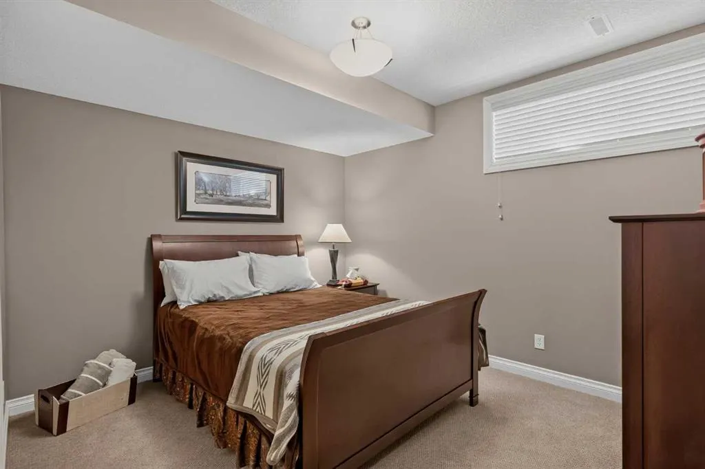 111 Tuscany Ravine Heights NW