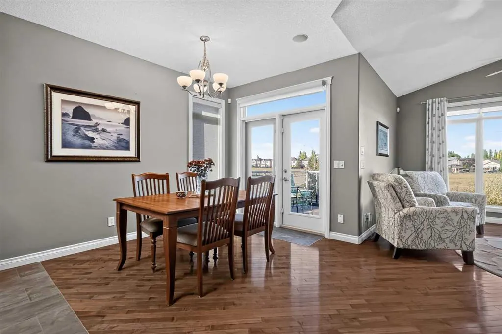 111 Tuscany Ravine Heights NW
