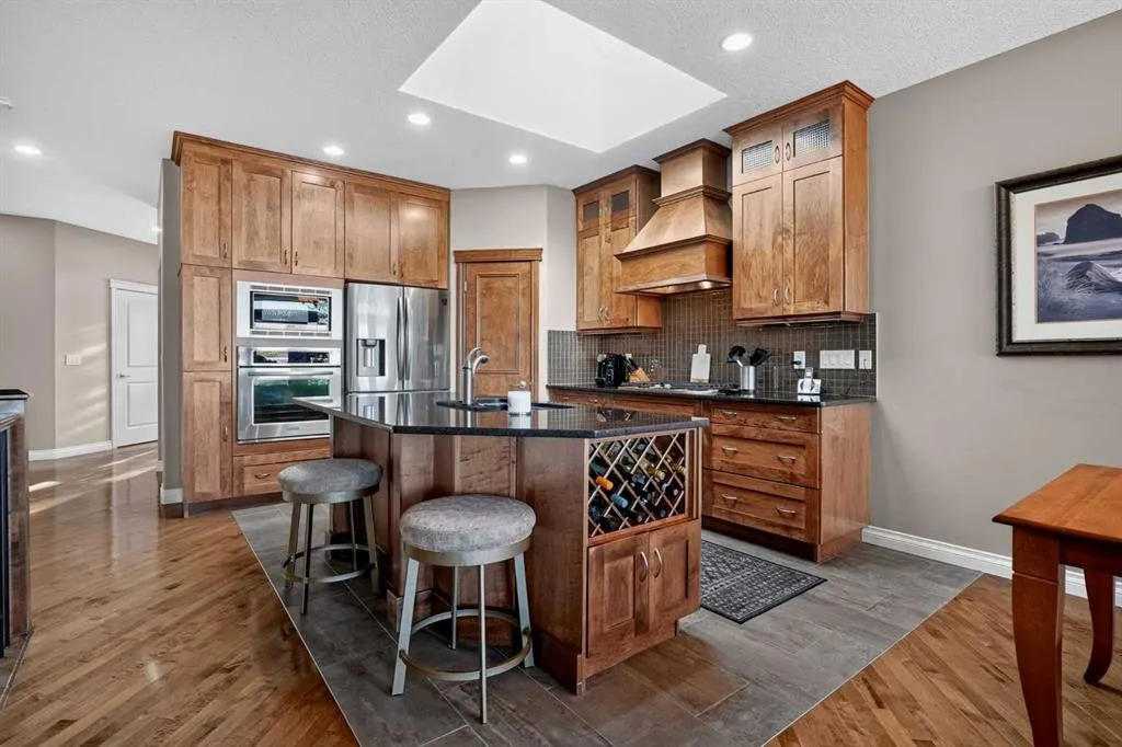 111 Tuscany Ravine Heights NW