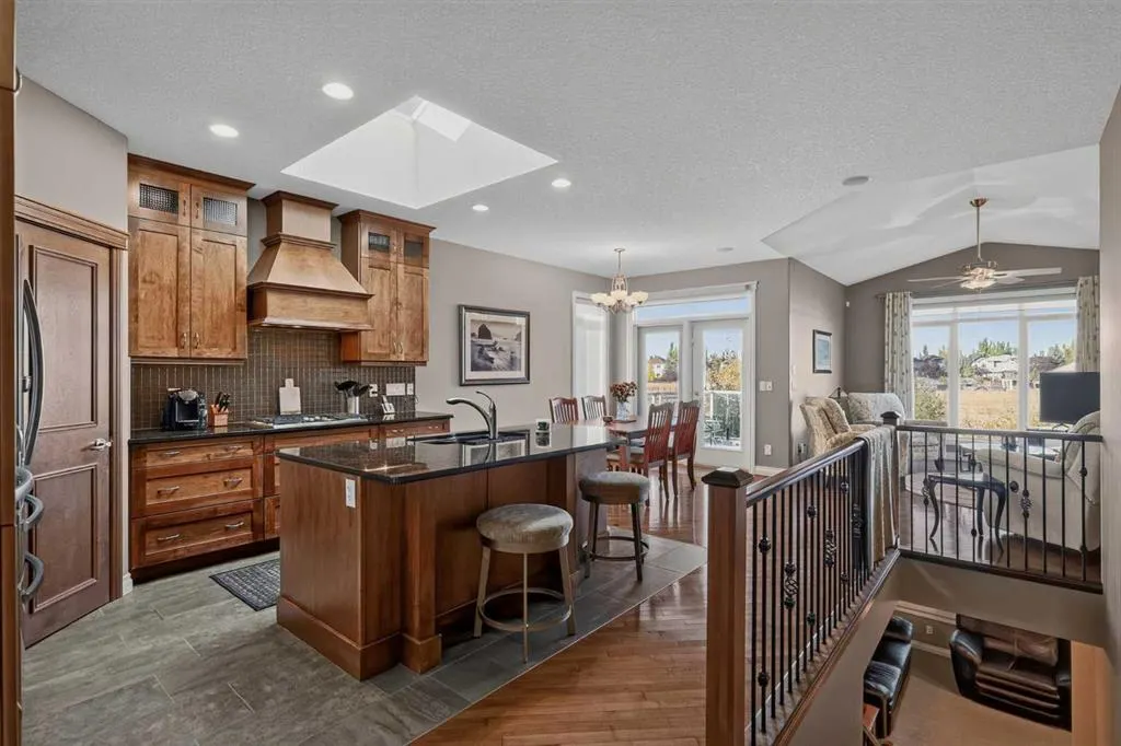 111 Tuscany Ravine Heights NW