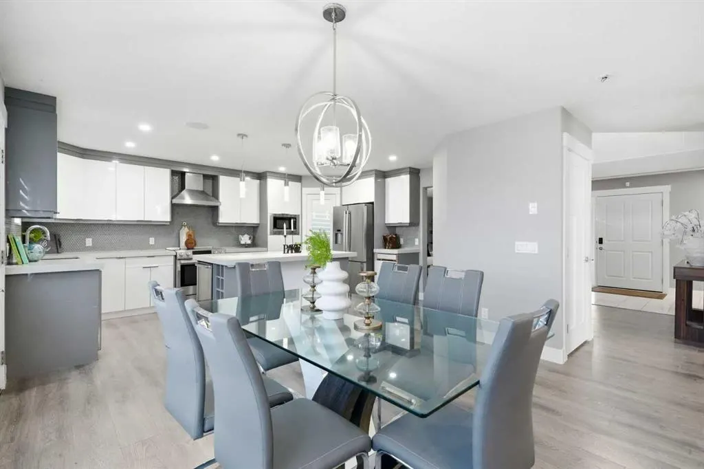 168 West Creek Crescent
