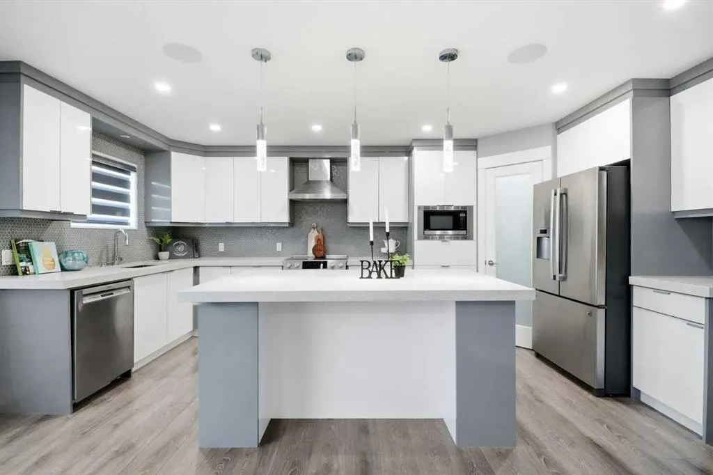168 West Creek Crescent