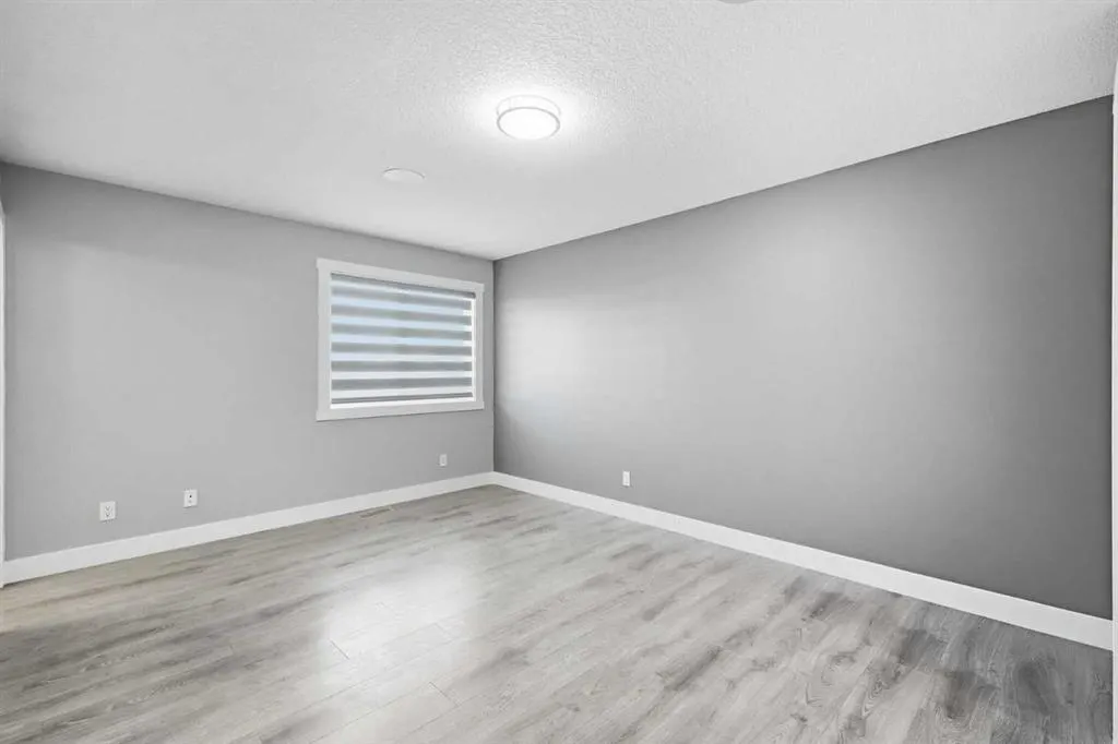 168 West Creek Crescent