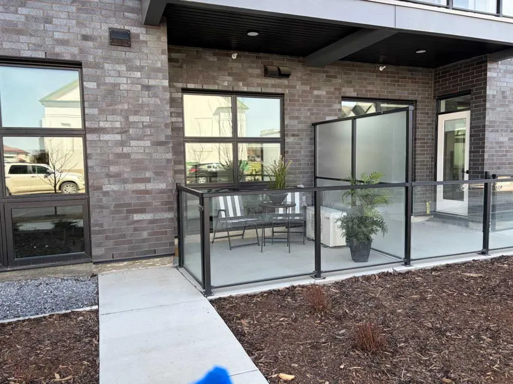 330 Dieppe Drive SW #106