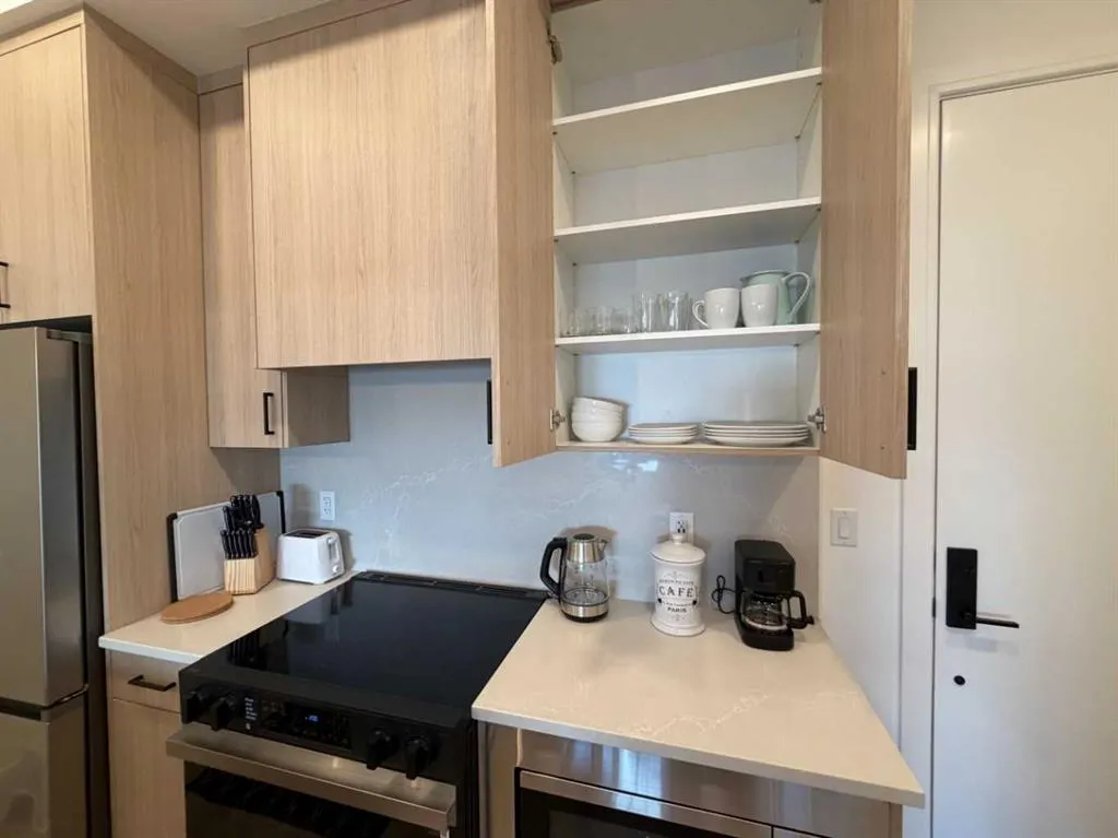 330 Dieppe Drive SW #106