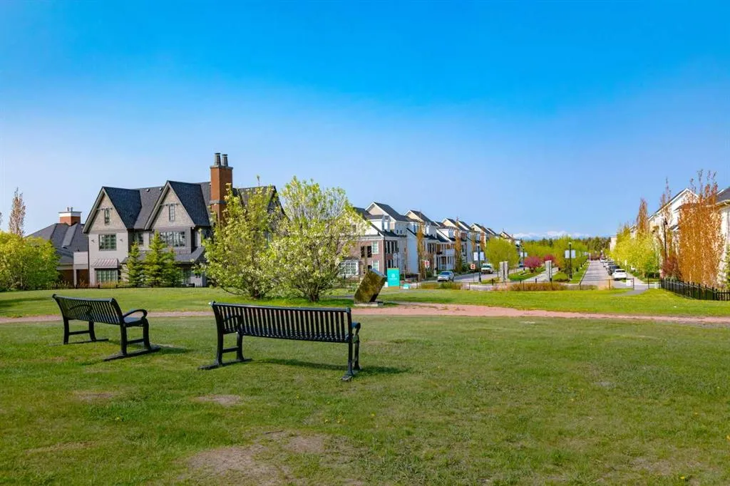 330 Dieppe Drive SW #106