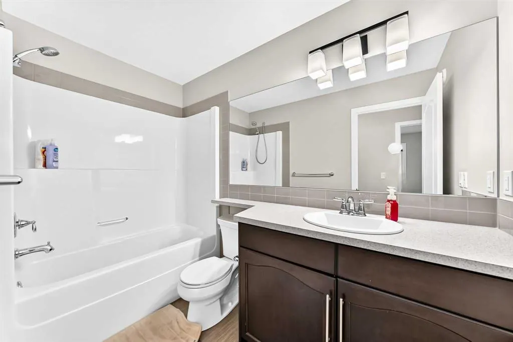 296 Nolancrest Heights NW