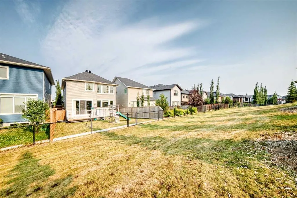 296 Nolancrest Heights NW