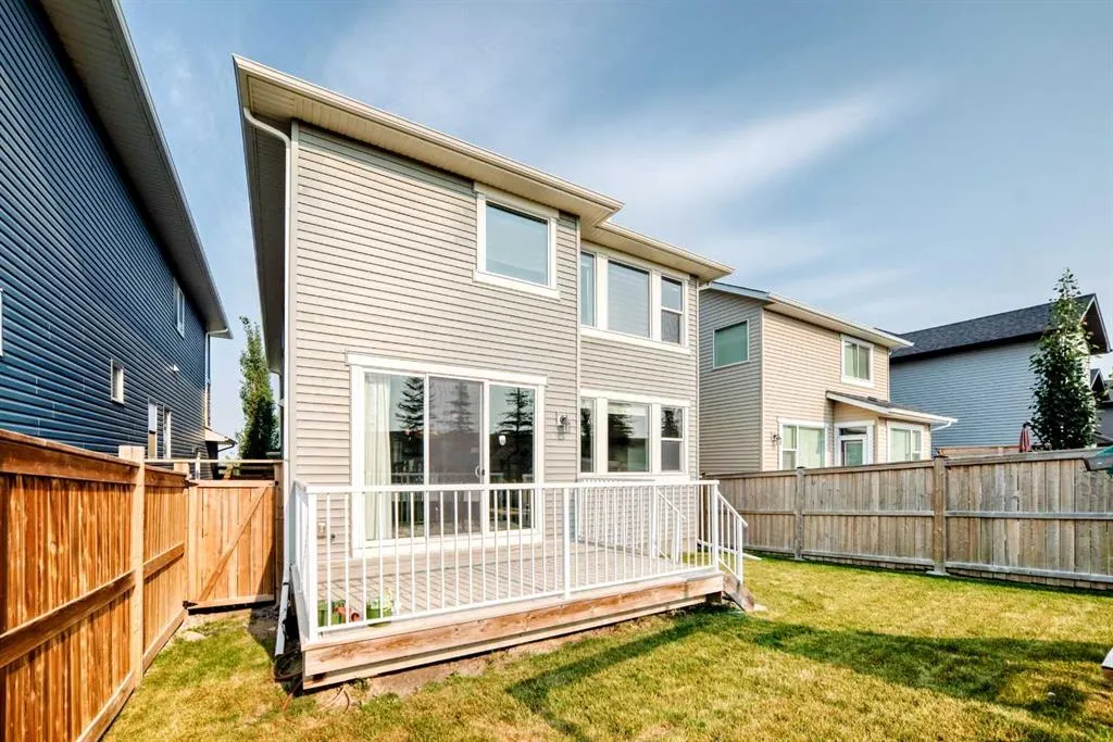 296 Nolancrest Heights NW