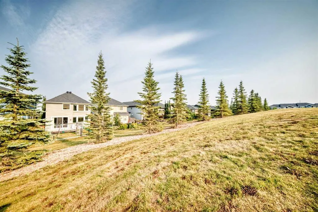 296 Nolancrest Heights NW