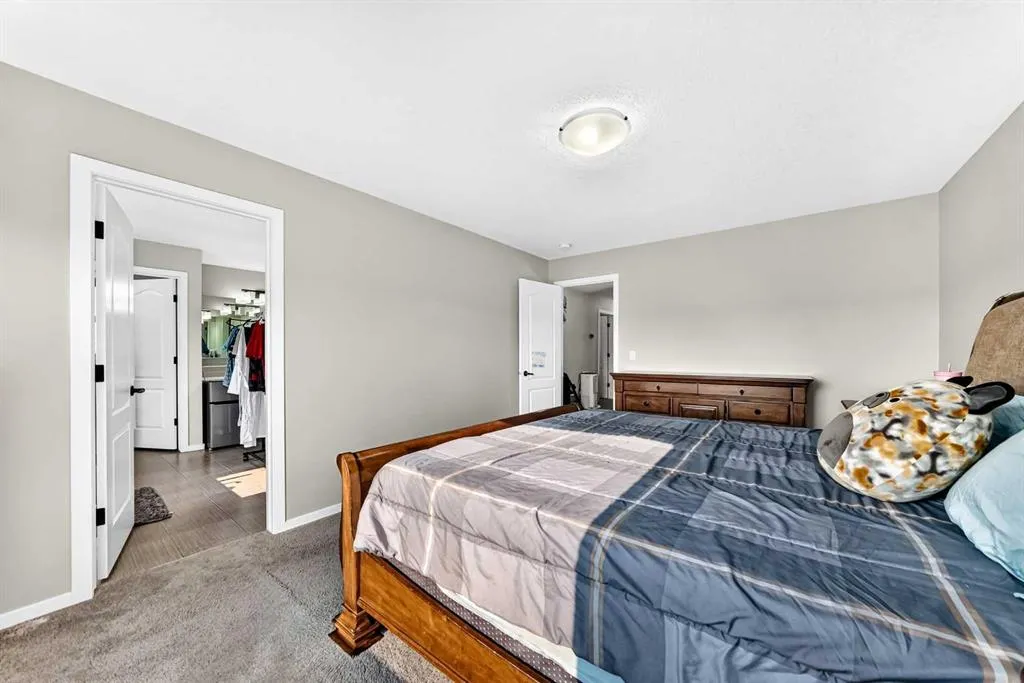 296 Nolancrest Heights NW