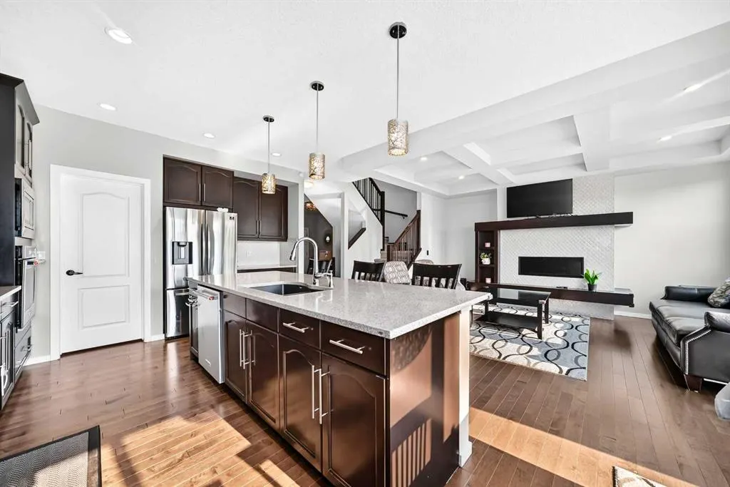 296 Nolancrest Heights NW