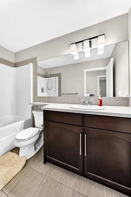 296 Nolancrest Heights NW