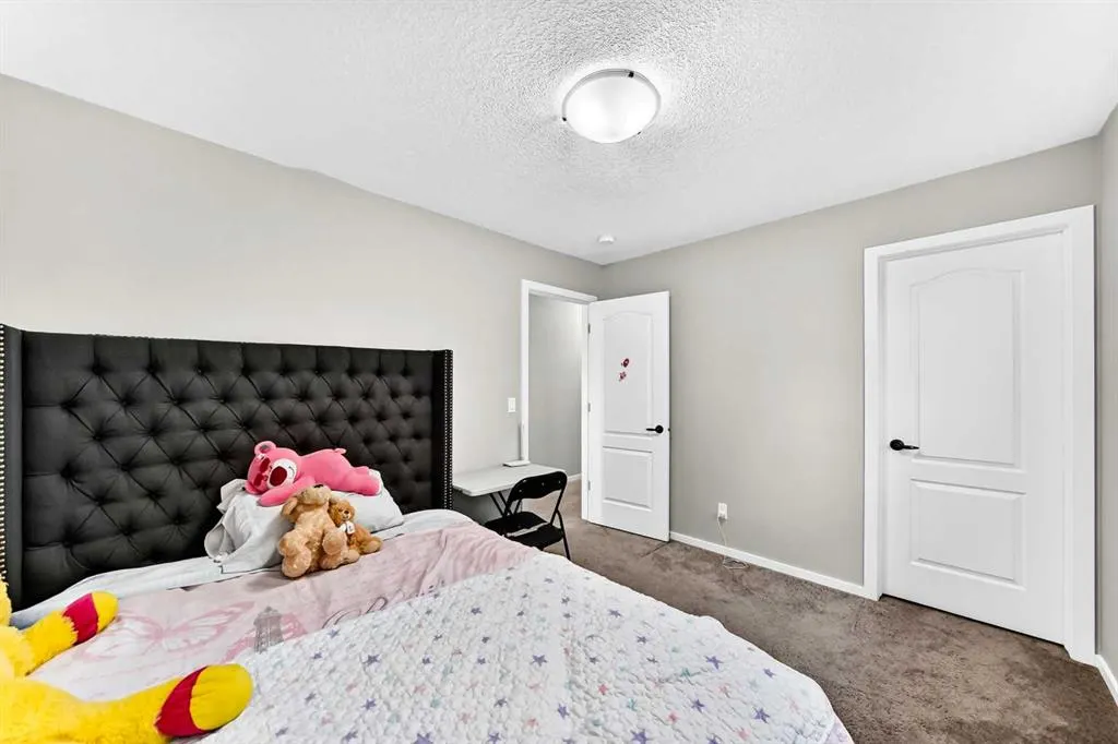 296 Nolancrest Heights NW