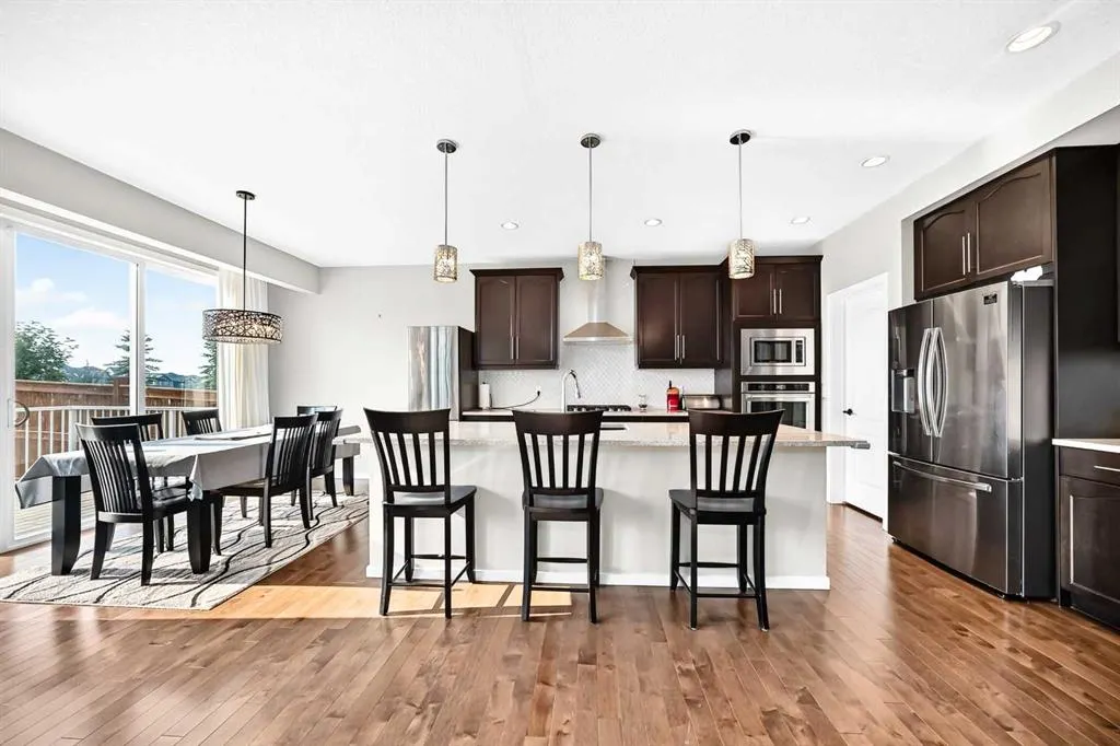 296 Nolancrest Heights NW