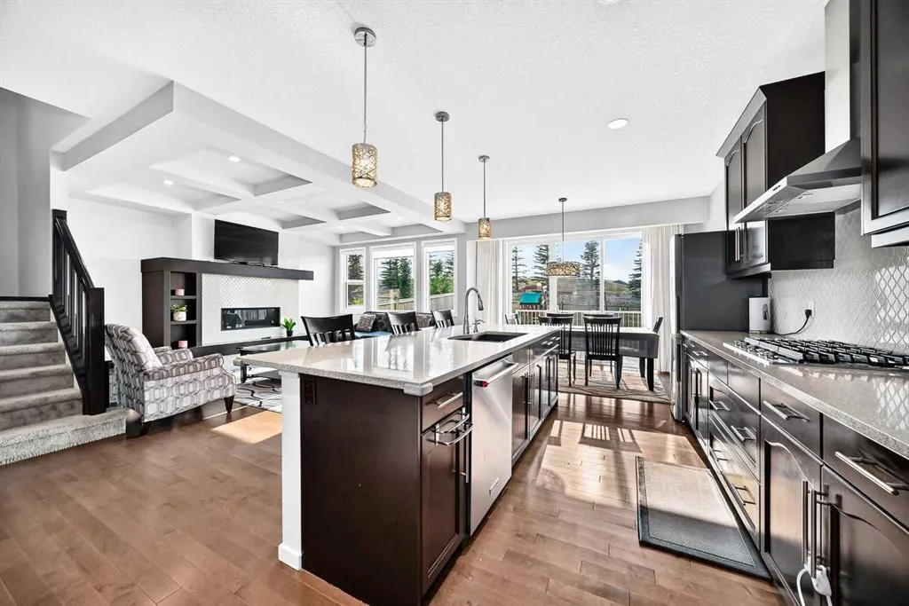 296 Nolancrest Heights NW