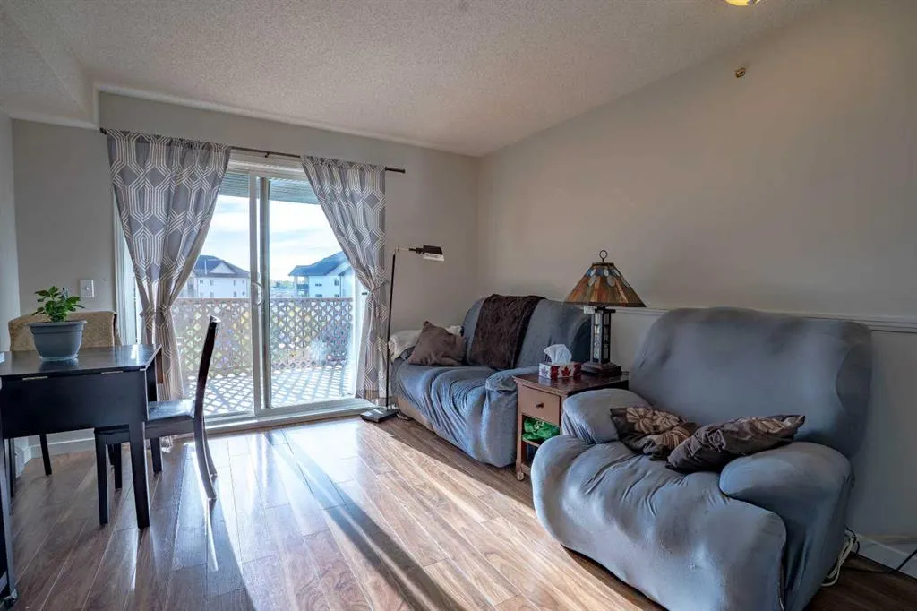 304 Mackenzie Way SW #8412