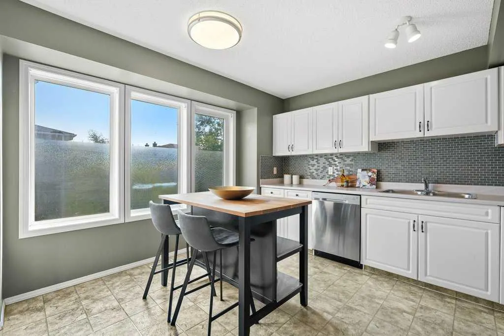 248 Regal Park NE