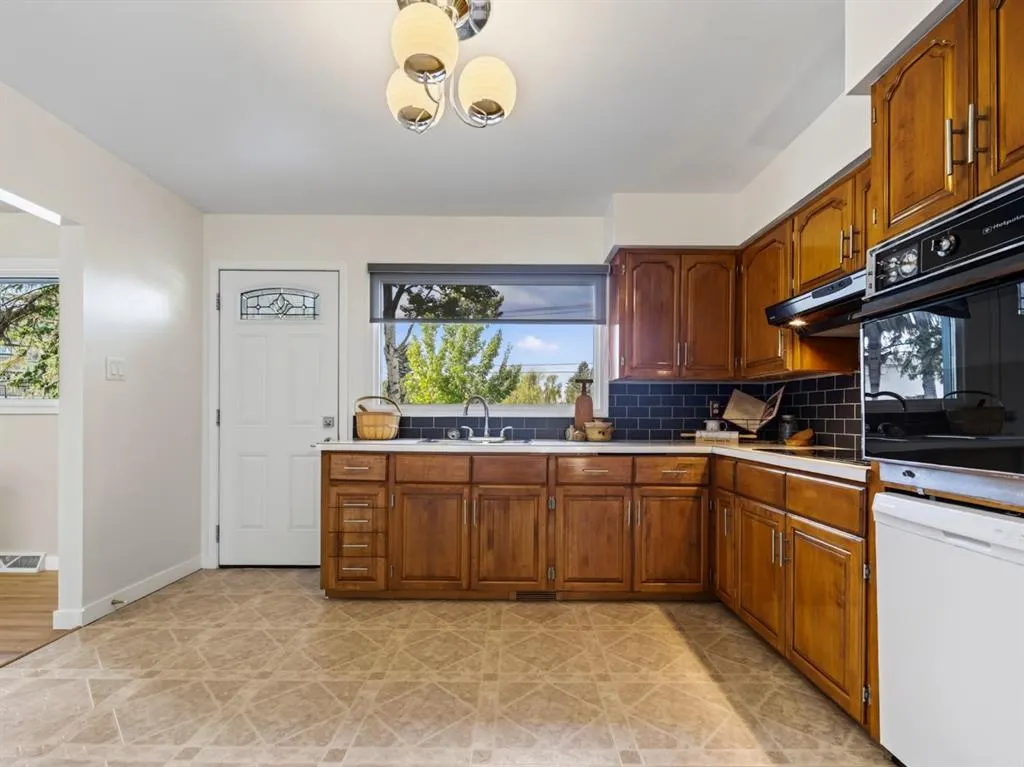 193 Fairview Drive SE