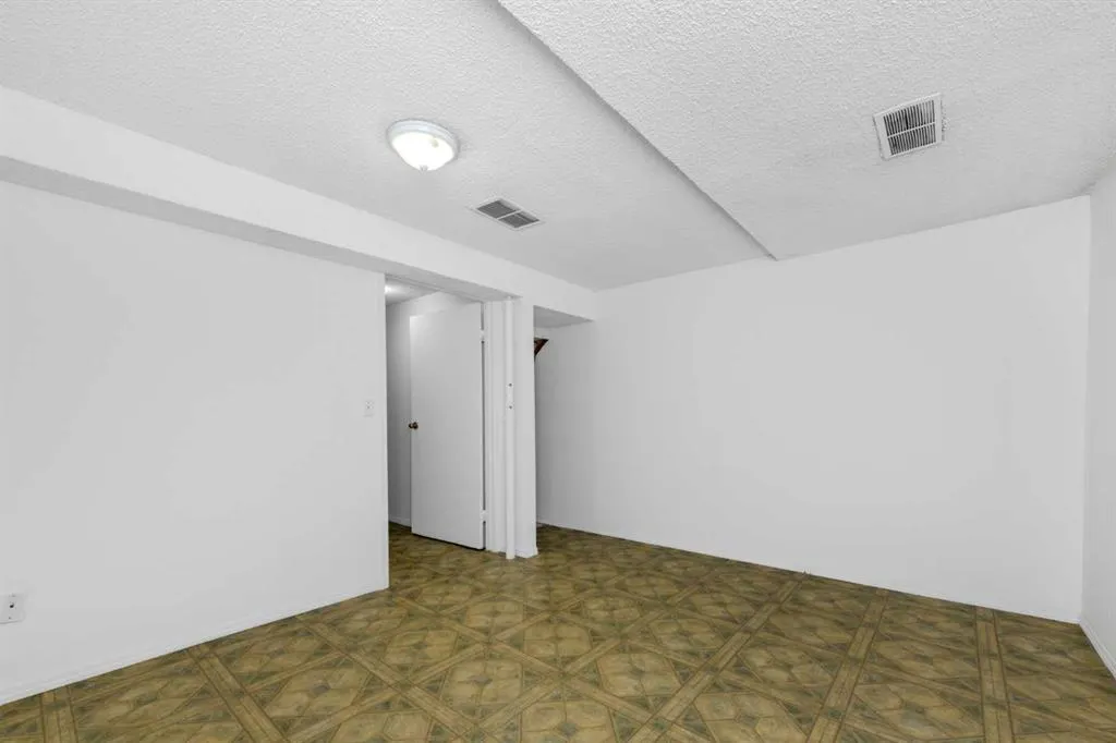 2519 38 Street NE #21