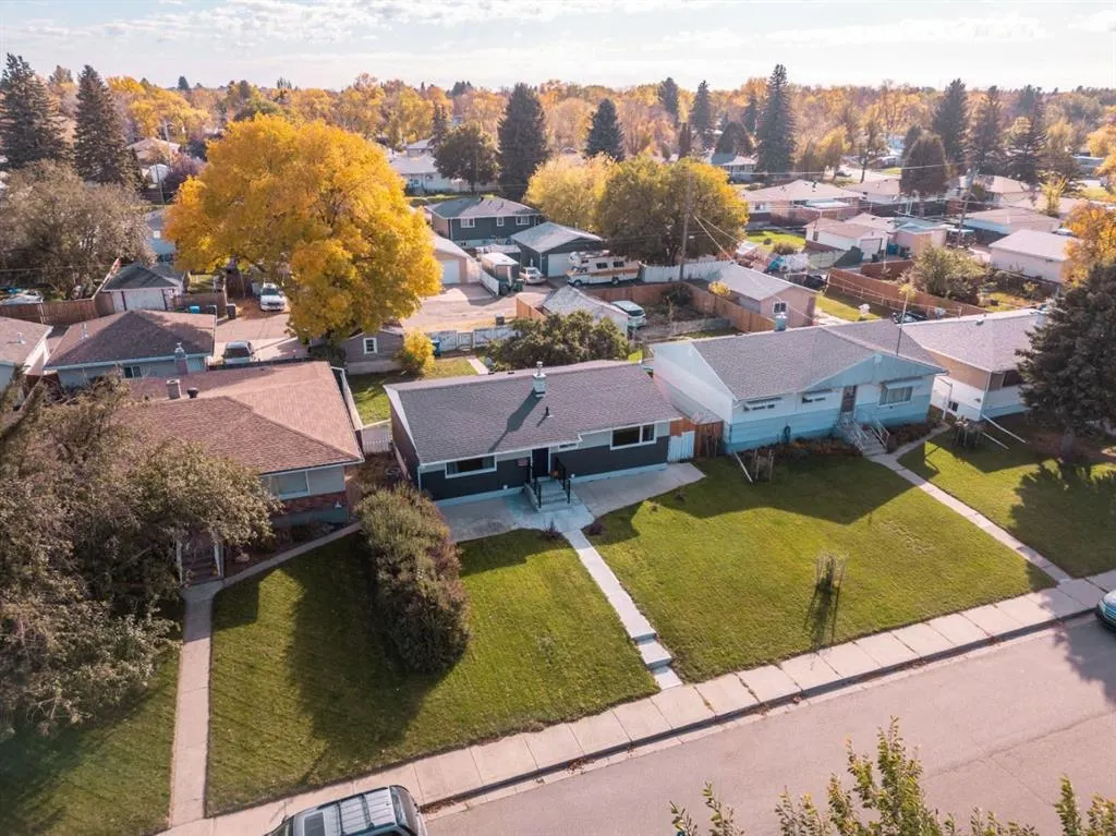 309 26 Street S