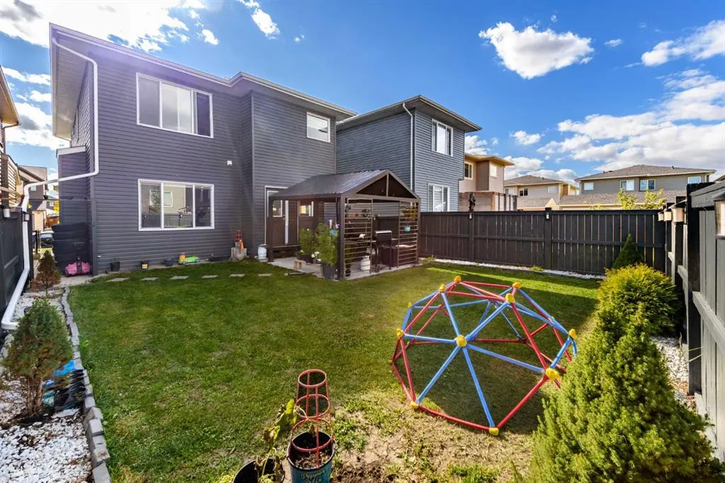 124 Corner Meadows Park NE