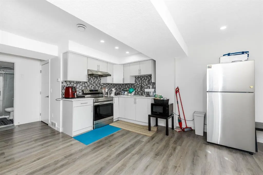 124 Corner Meadows Park NE