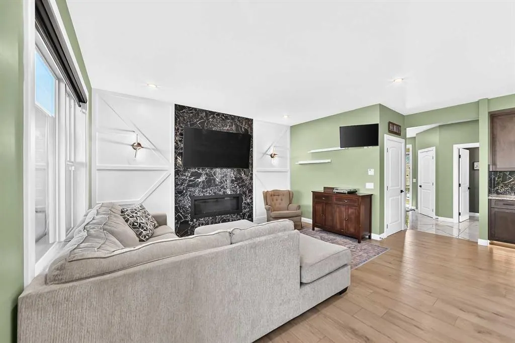 128 Ravenskirk Close SE