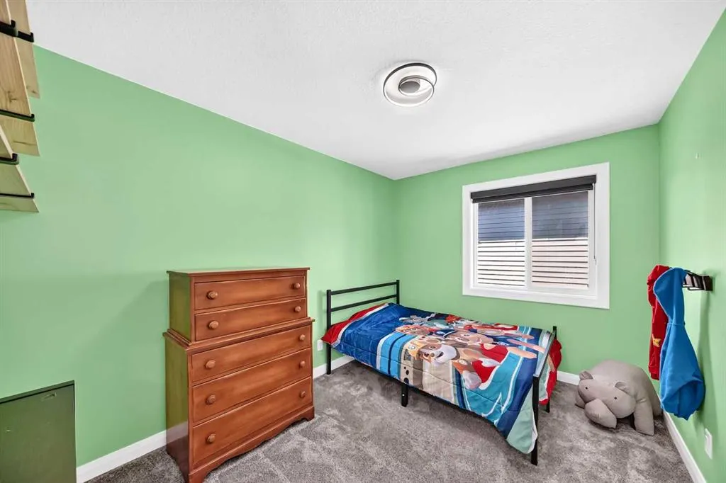 128 Ravenskirk Close SE