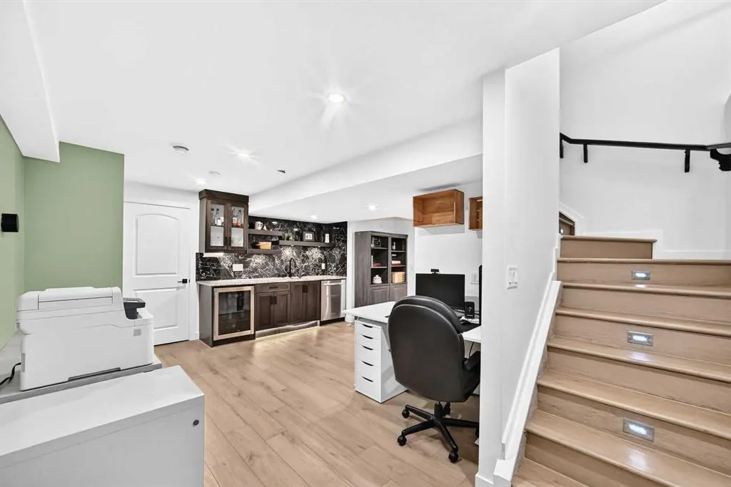 128 Ravenskirk Close SE